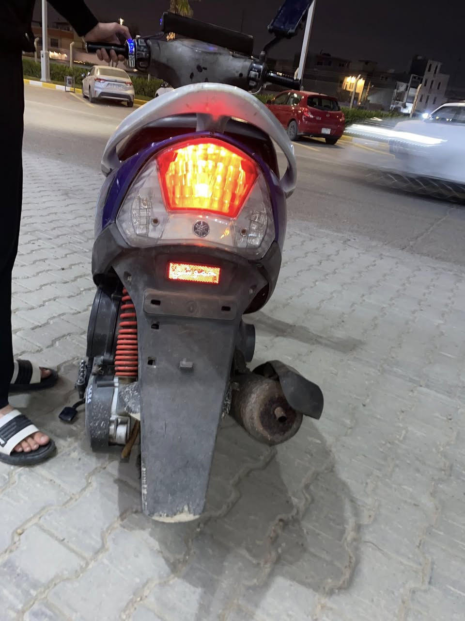 السلام عليكم دراجه ماكس عدله120 الدراجه نكره هندر بكل وقت بدون بانزين  الدراجه محركها خير من الله كفرات بلادين نقصها بس السلف الدراجه كهربائيات شغاله السعر 575 وبيها مجال المكان الغزاليه شارع المركز الرقم ***********
