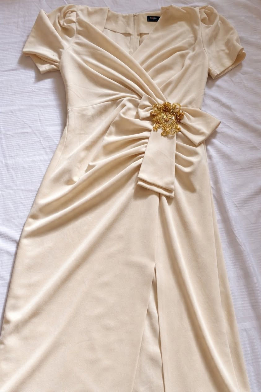 بنات حملت🤰🏻 و ولدت و اغلب ملابسي بعد ميصيرن عليه 🥲هاي جزء منهن(نضيفة) استخدام قليل 
سعرهن 10 و 15 و الي اغلى حكتب سعره جواه 
قياسهن 38 و 40 
اني وزني جان 64 يصيرن عليه 
بنطرون جديد بيجي ب10
تنورة جلد ب5
كلبيات كلهن ب10
دشداشه نفاس ب15
الفستان البيجي اخذته ب75 ملبوس قليل ب15
البدله البنفسجي ملبوسه مرتين بالواقع احلى اخذتها ب175 رايدتها ب25 

مكاني نجف عندي توصيل لكل العراق


**إذا كنت صاحب هذا الإعلان وتريد حذفه لأي سبب، رجاءا أرسل رسالة إلى الدعم الفني**