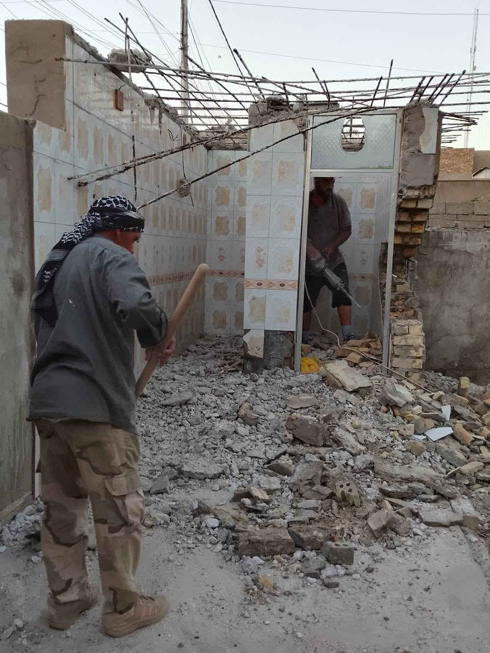 سلام عليكم
شغل تفليش ارضيه + صبه + جدران 
وشغل تصعيد مواد كادر عمل موجود 
شغلي فقط محافظة بغداد سعر مناسب 

هذه رقمي ‏‪***********‬‏ اتصال 

خادمكم فقط الاتصال كادر ابو علي
