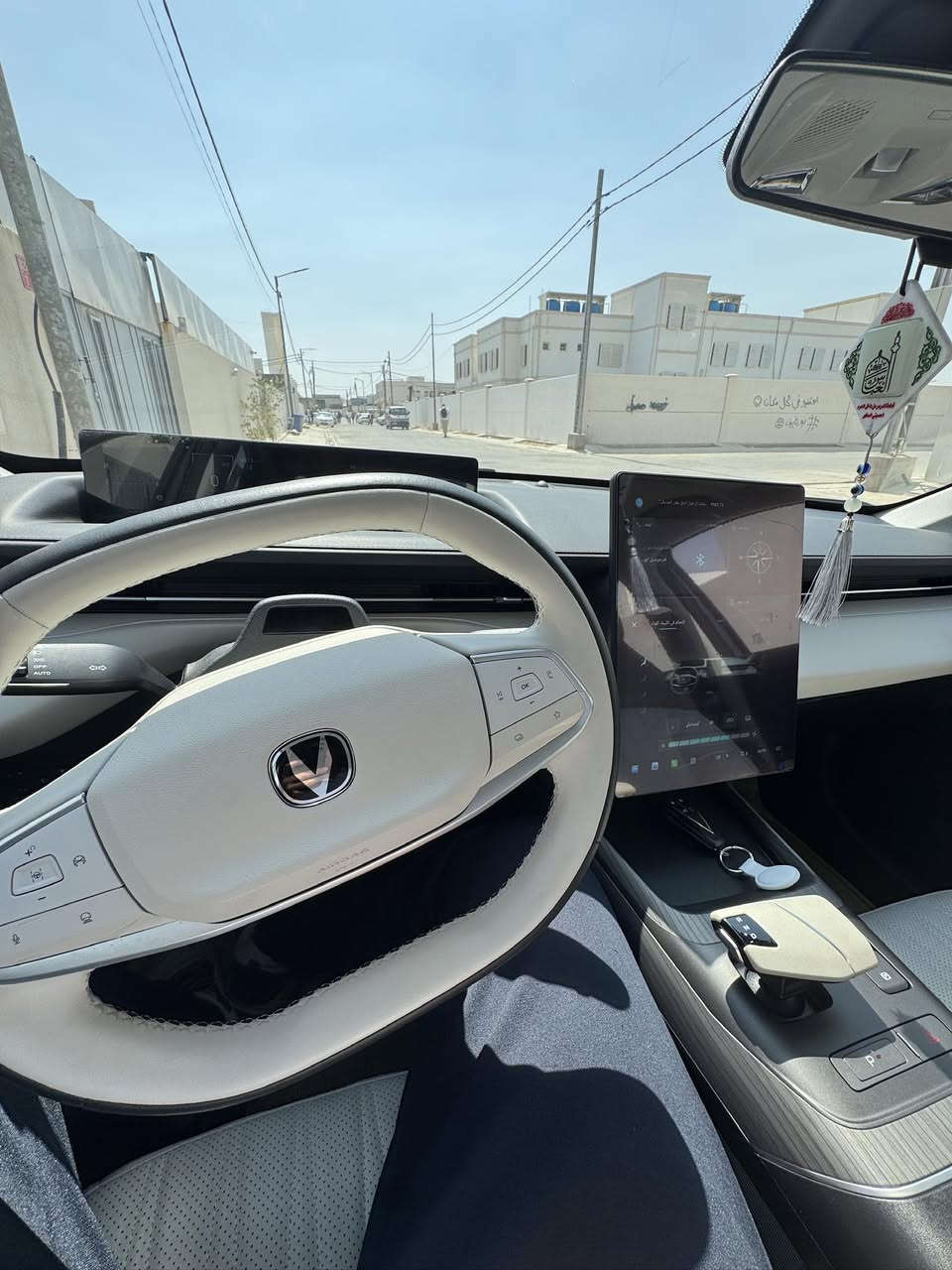 السلام عليكم للبيع 
شانجان ايدو بلس 2025 
للمعلومة السيارة اعلى فئة limited
اصدار محدود 
طبعا تجي رادار  
وقيادة شبه ذاتية 
كامرات 360 
مانع اصطدام 
كاملة مكملة من كل النواحي 
مكانها نجف 
السيارة مواصفات كلش حلوة سابقة جيلها 
جديدة استخدام قليل جدا شخصي 
ماشية 3700k + 
السيارة تقريبا زيرو
سعر 160 ورقة 
للتفاصيل للشراي فقط واتساب ***********
