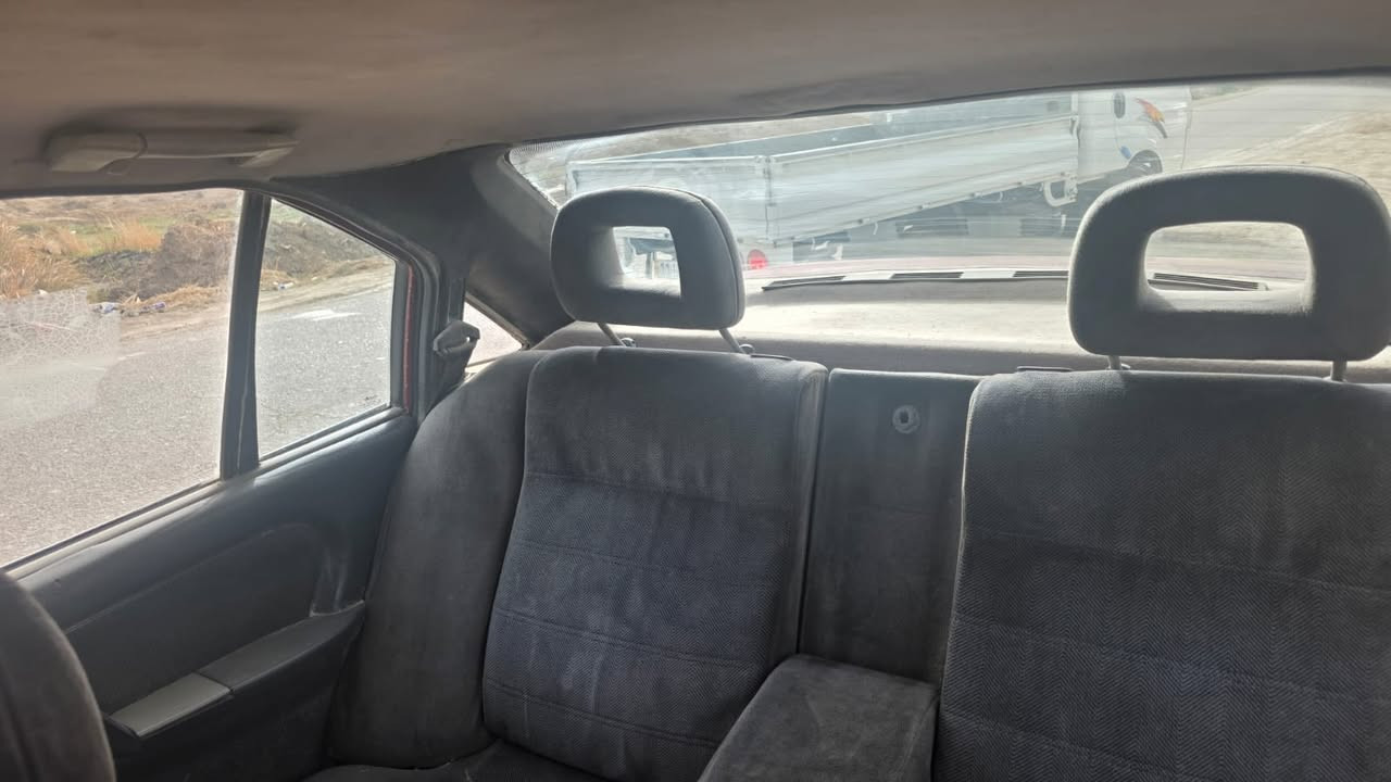 اوبل اوميكا موديل 1989 رقم انكليزي انبار كير محرك تايرات كهربائيات ممتاز  تحويل ثاني يوم السعر 25 وبيها مجال للاستفسار اكثر التواصل عبر الهاتف *********** والكورك ***********
