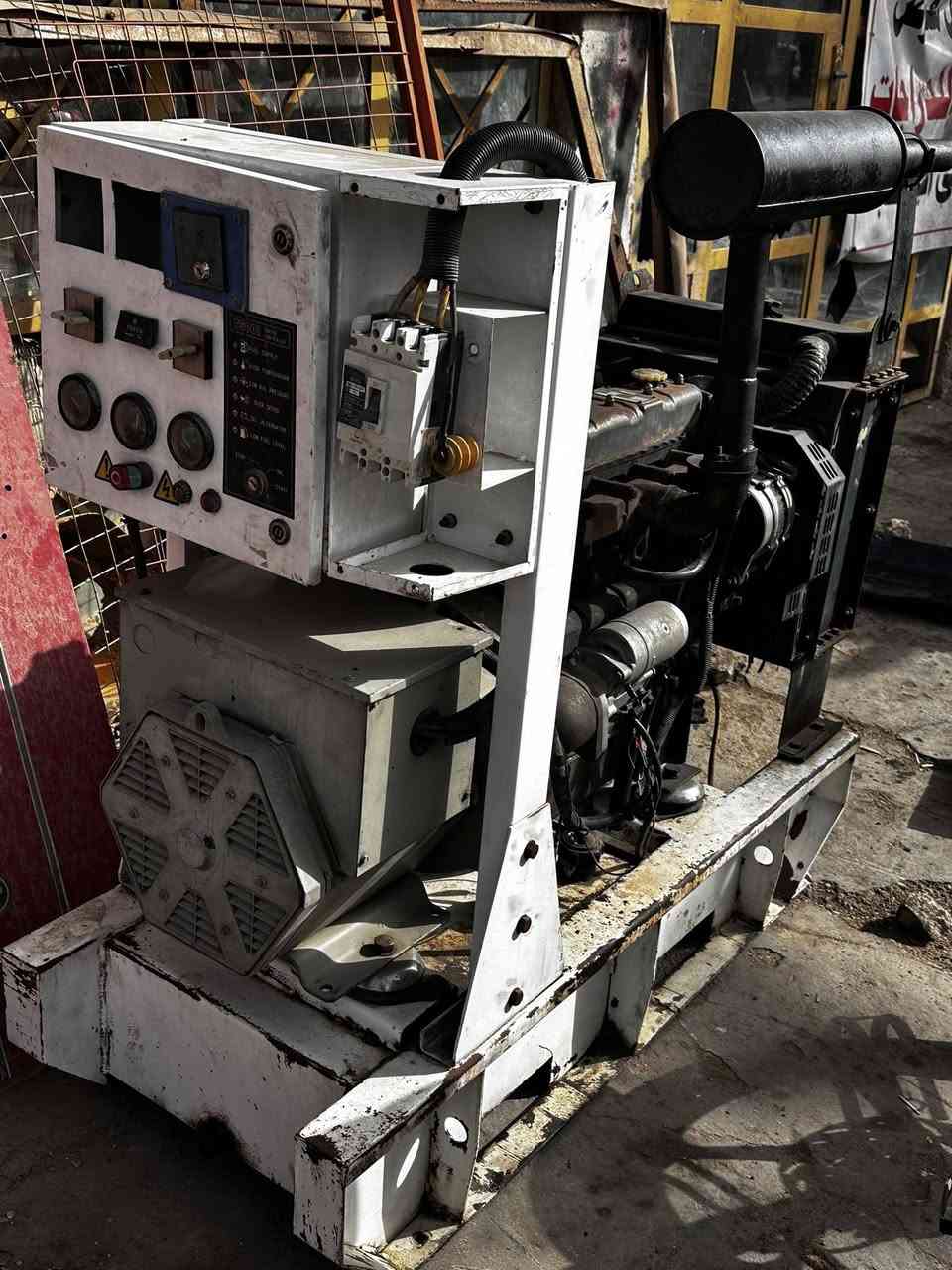 سلام عليكم مولد 22 كيفي للبيع مولد جاهز من كلشي مابي اي نقص لمولد بعده عل شركه للاستفسار ***********
