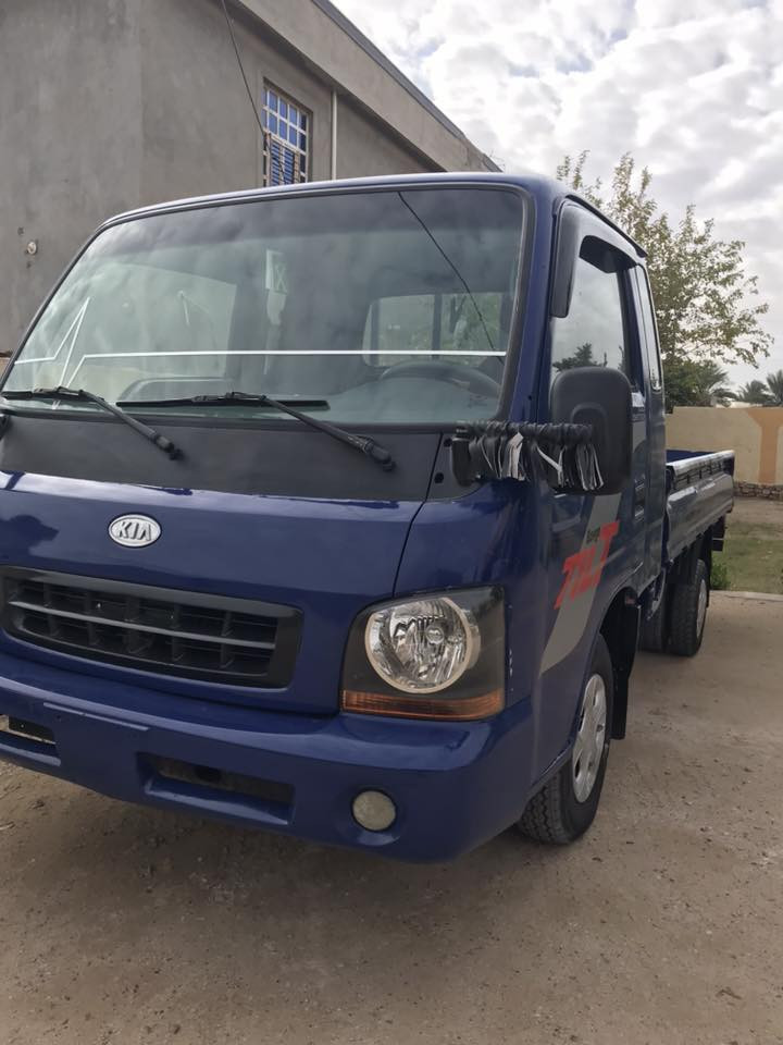 سلام عليكم ام عيون موديل 2002 نضيفه تخم تاير شاصي مكفول نضيفه بمعنه الكلمه مكاني الرمادي  رقمي ***********
