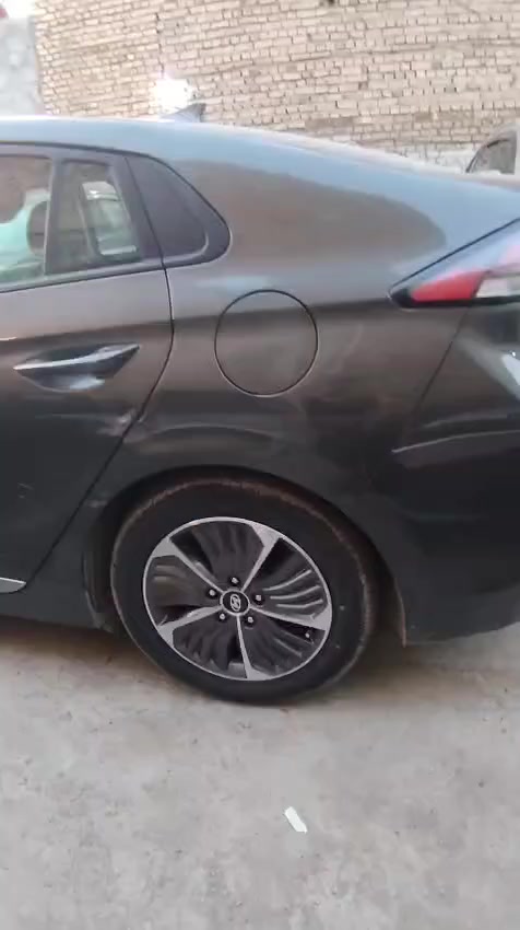 سلام عليكم من رخصه الادمن محترم 

ايونك هونداي 
موديل 22 حلوه جديده 
3 انضمه هايبرد بانزين شحن 
رقم ديالى بأسمنه شرط تحويل
السعر ١١٠ وبيه مجال للشراي 
((بييييع او مراووووس )) 
ماشيه ٤٥ بلنسبه لموديلها ماشيه قليل جدا 
الضرر //  تبديل بنيد وجاملغ وصور حادث مرفق وصار بيه طخه خفيفه عدنا انبيعه علا وضعها فديو مرفق بالمنشور 
الموقع ديالى بعقوبه
 ***********
