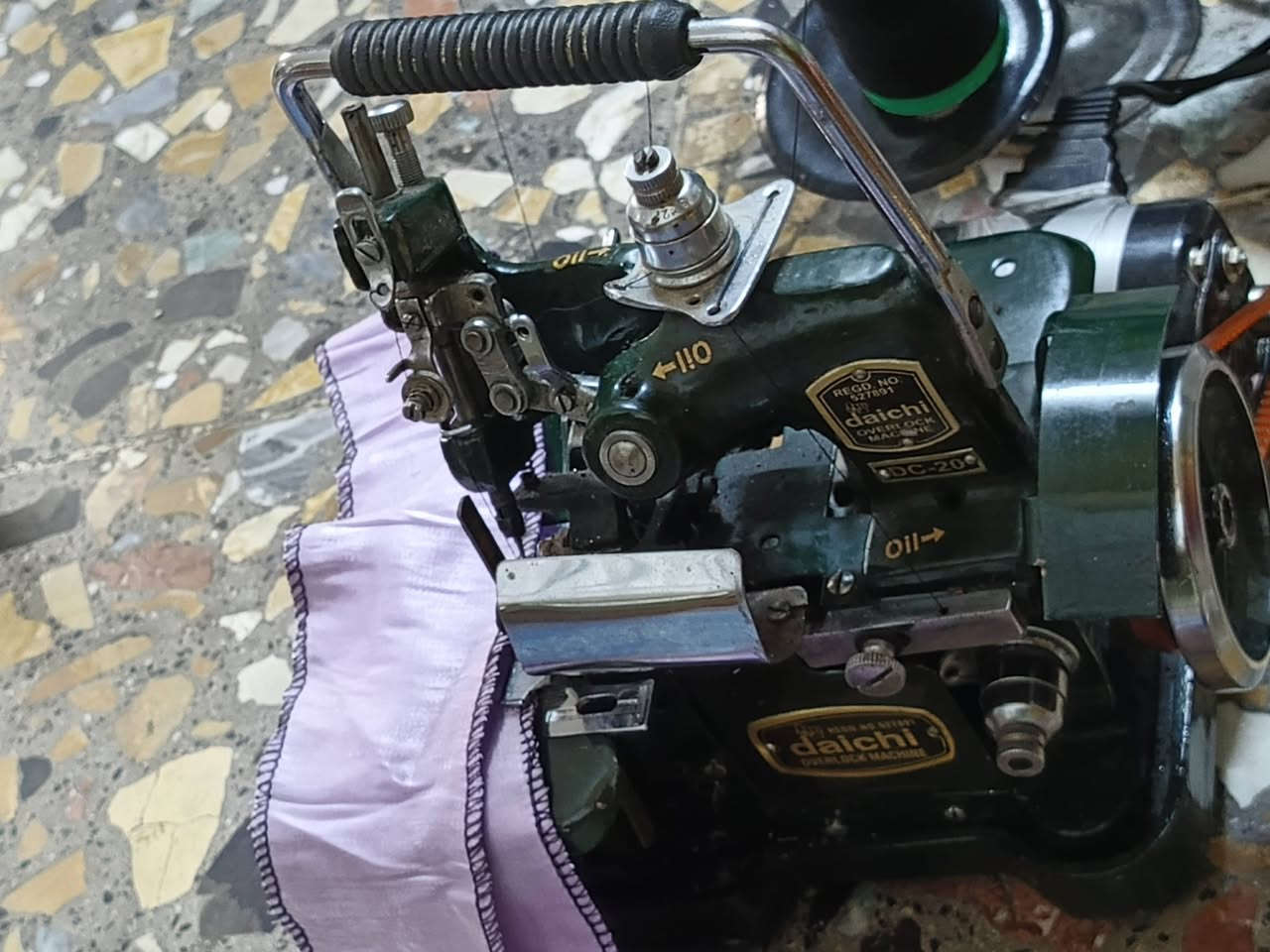 السلام عليكم ورحمة الله وبركاته مكينه أوفر هندي نضيفه جدا للبيع السعر ٨٥ الف


**إذا كنت صاحب هذا الإعلان وتريد حذفه لأي سبب، رجاءا أرسل رسالة إلى الدعم الفني**