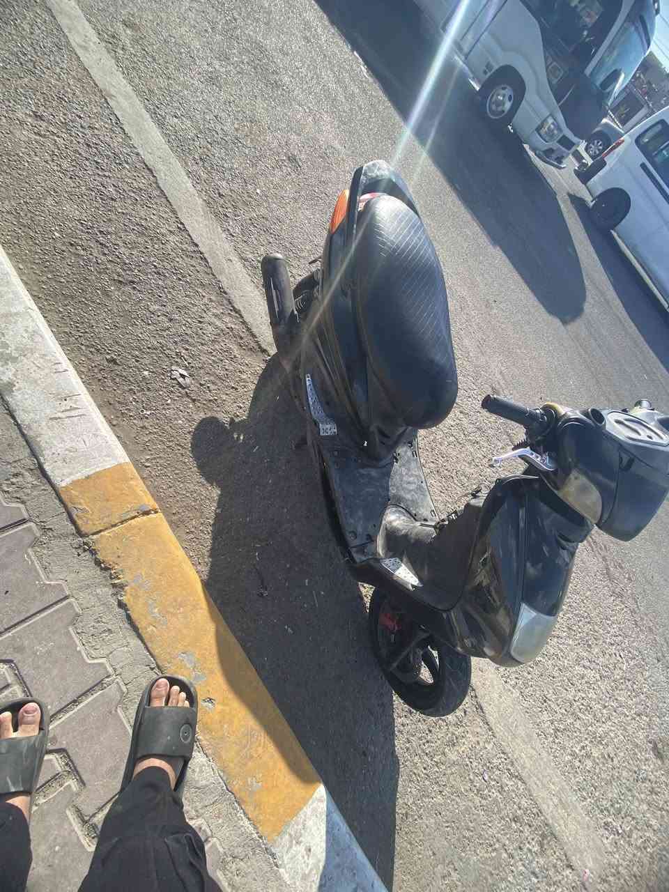 سلام عليكم سكنس نثيه شغاله نكره سلف بيه دبل خلفي رياضي وفراك رياضي دراجه تحتاج ترتيب مراض بماكس عدله أو بيع ٣٠٠ وبيه مجال ***********مكاني بغداد حي القاهرة قرب جوازات اصليخ
