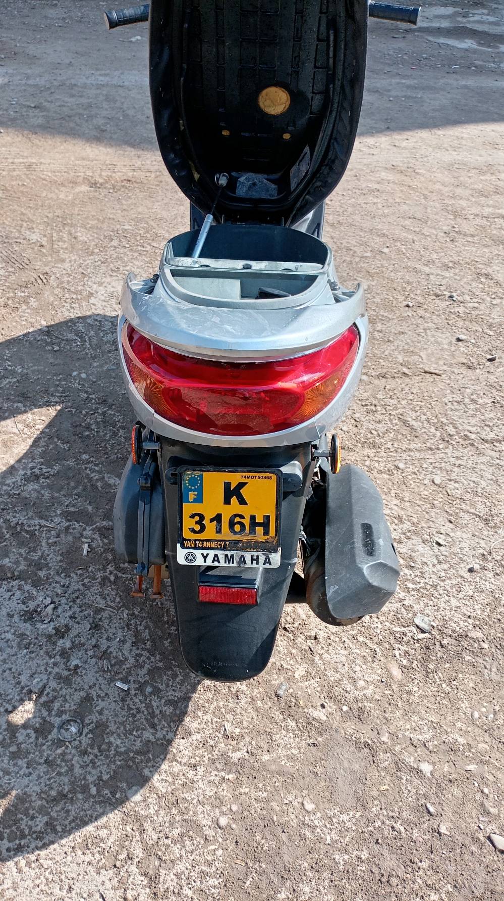 السلام عليكم ورحمة الله وبركاته دراجه بريز ببغاء حديث البيع الدراجه امانه الله عل أيدي منزله رمبه رمبه ماخذه مليون ٢٥٠ المكاتبه عندي بشهر ١٢ ماصارله هواي ممفتوح برغي من عنده العنوان الحريه الدولعي السعر مليون ١٥٠ وبيهه مجال حك 