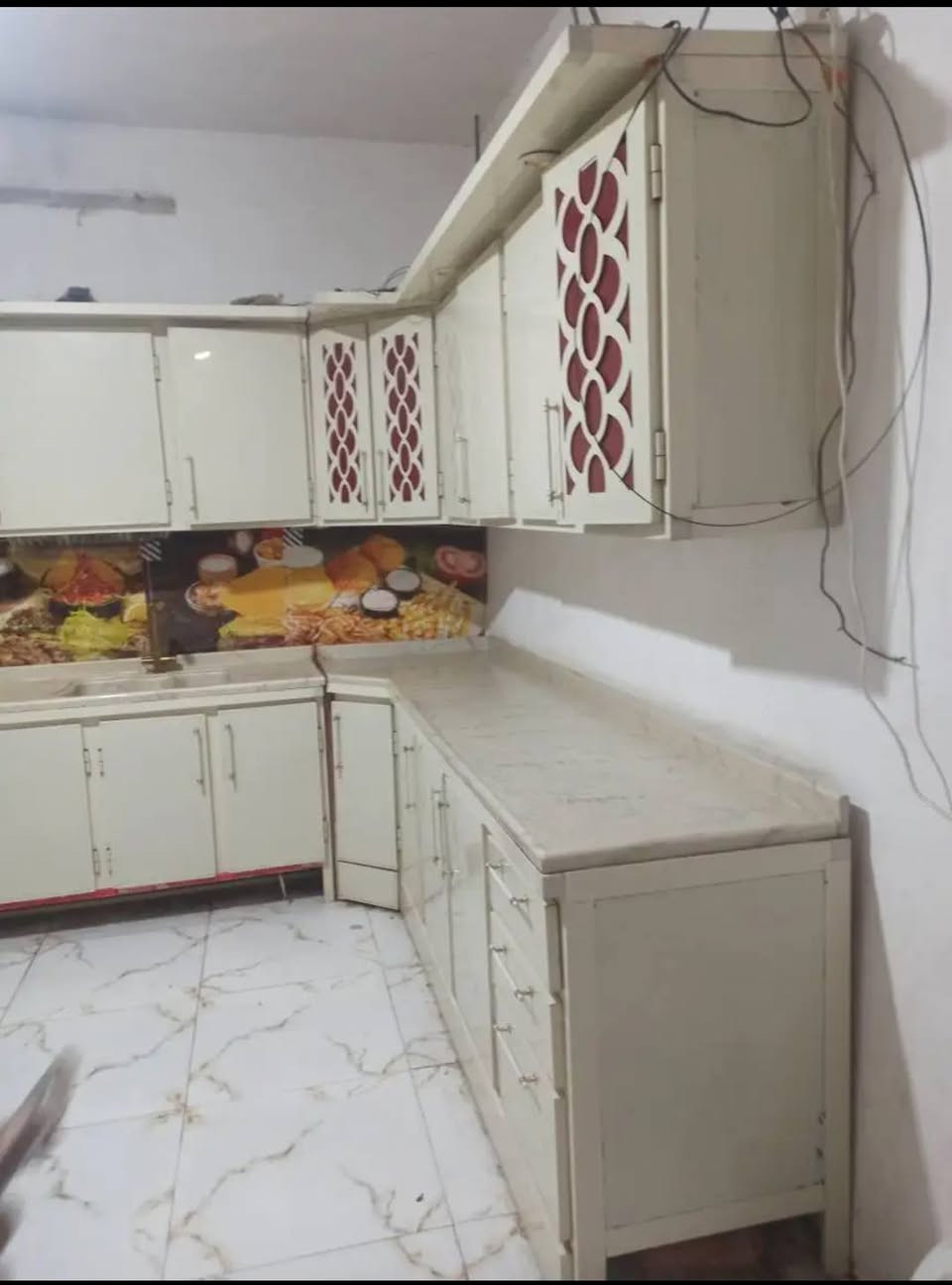 كاونتر تزكام  مسكميه قبل  مده مليونين ونص  مبطن تزكام  ارضي 5مترات الى 4سنات  ومعلق  5اله
 4نفس شي   وياهه طباخ نوال شافطه  نوال  اكبر حجم فرن نوال كبير   سعر مليون   مع مجال بلاش بلاش اذا سكمه جديد ب3 حاليا  ‏‪0787 559 6774‬‏
