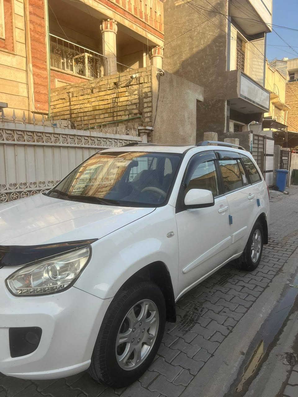 السلام عليكم
للبيع شيري تيكو 2012 شكل 2013
ماشية 91500
رقم بغداد
محرك 1800 جديد
كلج جديد 
تخم تاير جديد

السيارة مكفولة لا تبديل ولا صبغ فقط بارد ب باب الصندوق والدوسة وجراد بداية القمارة شي بسيط
مكان السيارة : بغداد الجديدة. او الغدير 
للاستفسار ***********
