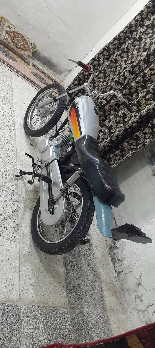 السلام عليكم مرخصة الادمن
دراجه اربعه كير تعمير كله جديد عده دبلات الوره مابدلتهن والباقي كله جديد دراجه نضافتهه شوفت عينك فول شلعه ومعدل شرط اصعد اربعه واطالع بيهه مكاني نجف السعر ٣٥٠ وبيهه مجال دراجه ادوات. ادوات الشراي بي خير ويدلل اتصل وخادم ***********
