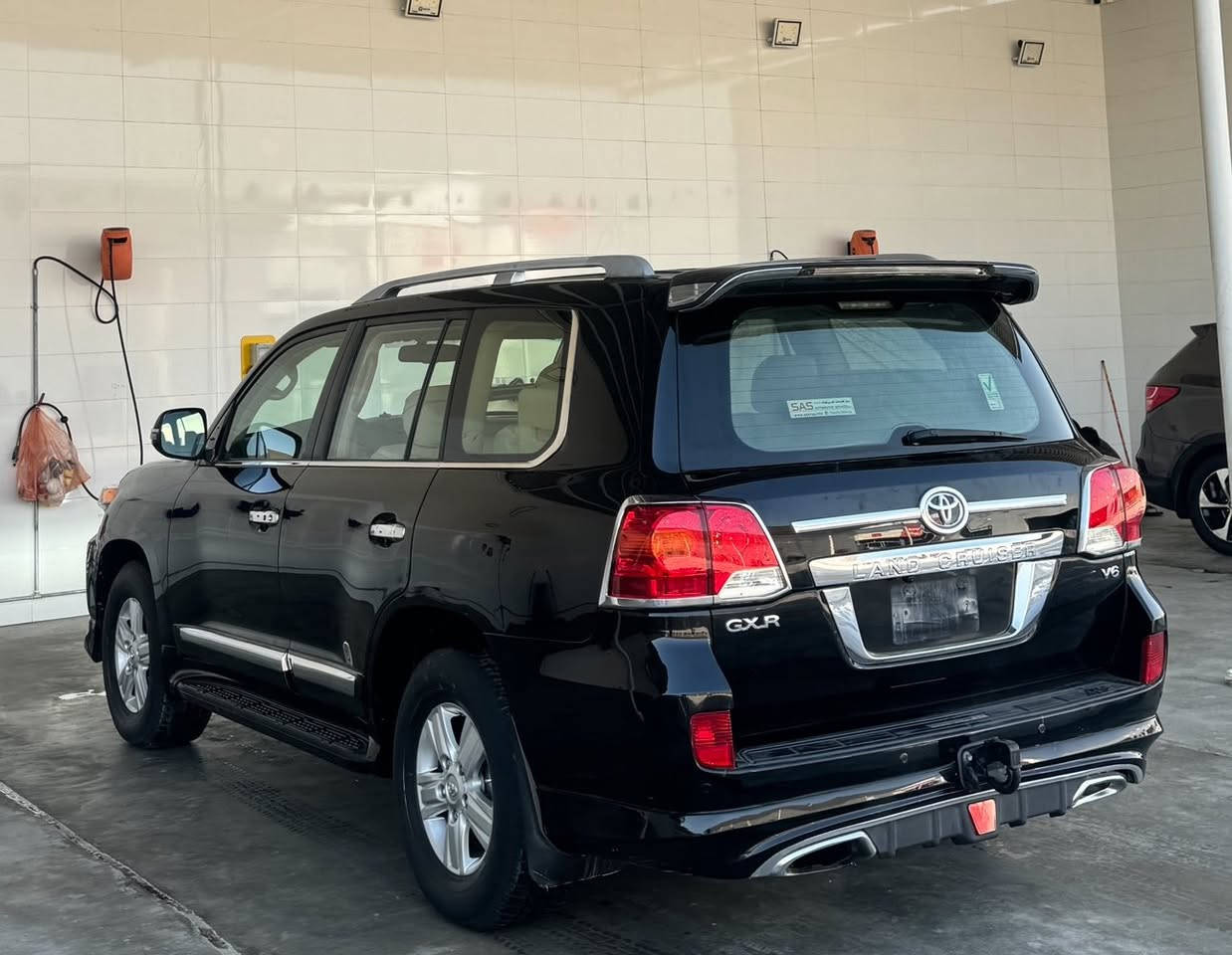 السلام عليكم
للبيع او حسب حسب القناعة 

تويوتا لاندكروز 2014 اسود  GXR ساز 
محرك 6 سلندر 
رقم بغداد الجديد باسمي تحويل مباشر 

استخدام شخصي جديده بمعنى الكلمه 
مكفوله كفاله عامه عدا مكانين بارد بسيط 

مكينه كير كفالة 100‎%‎ 
حدادية تراي شرط 100‎%‎

المواصفات المعروفه للاندكروزر  GXR
حساسات ، كامره ، مري شفط ،
تشغيل عن بعد ، لايت زينون عالي ناصي 
داخل جلد ، كرسي كهرباء ، طفاية 
مرايات عتم عاكس للضوء العالي 
داخل صاج ، فول تحكم ، يدات نيكل 

معروضه بسعر مناسب 
370 ورقه 
اي استفسار 
***********

مكان السيارة بغداد الكرخ
