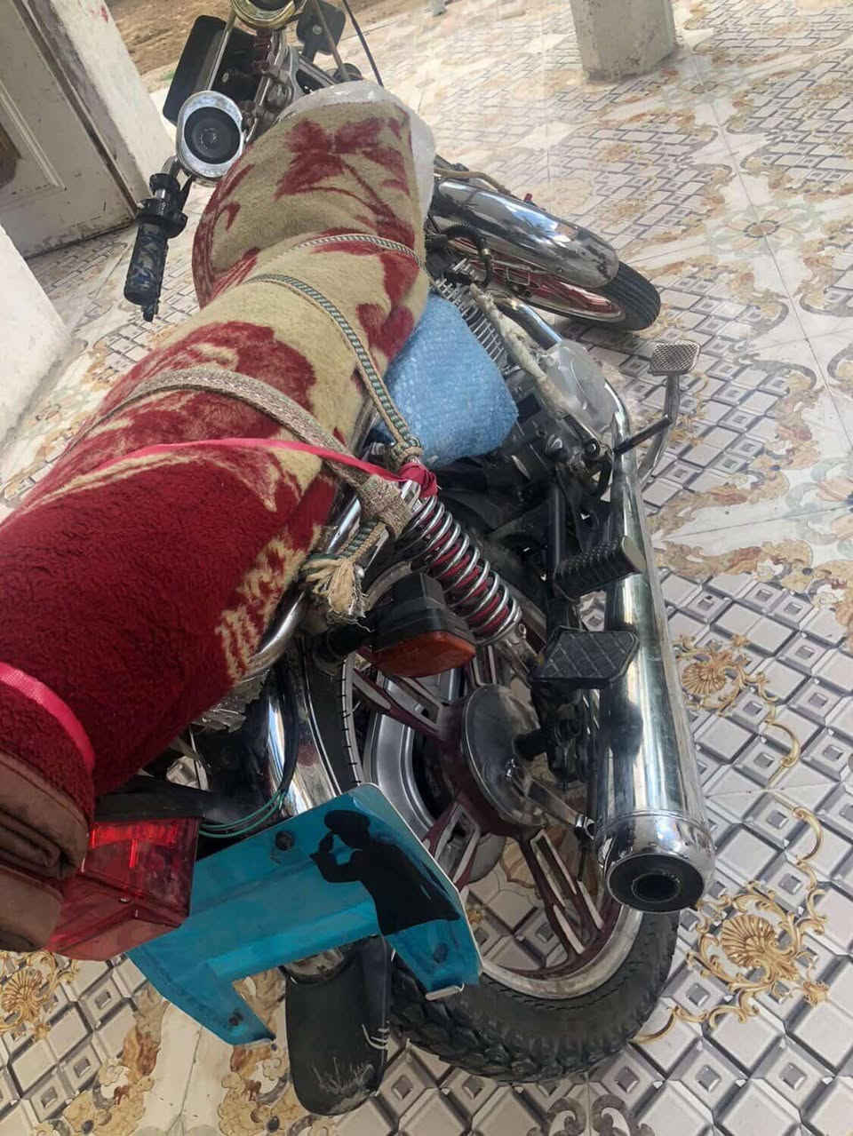 السلام عليكم دراجه للبيع سيفان موديل 23 انطيك شرط محرك ما مفتوح الدراجه شلعه نار🔥كهربائياته شغاله تايرات جدد السعر 425 او مراوس بتايكر حسب القناعه المكان تكريت البوعجيل


**إذا كنت صاحب هذا الإعلان وتريد حذفه لأي سبب، رجاءا أرسل رسالة إلى الدعم الفني**
