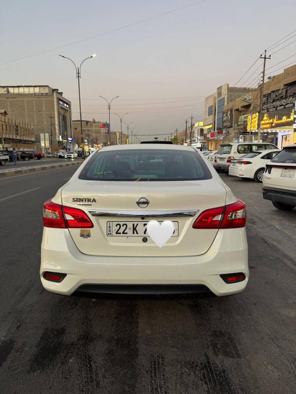 السيارة للبيع: نيسان سينترا
الموديل : 2024 SL
المحرك : 1600 / 4 سلندر 
المواصفات : خليجية / بانزين فقط 
الممشى : 69,000 كيلو متر 
الرقم : اربيل - خصوصي 
اللون : ابيض و الداخل شاموا و 5 راكب 
و بيها كامرة خلفية و شاشة 

مكان السيارة : بغداد الدورة 
رقم الهاتف : ***********
السعر : 120 ورقة و بيها مجال
