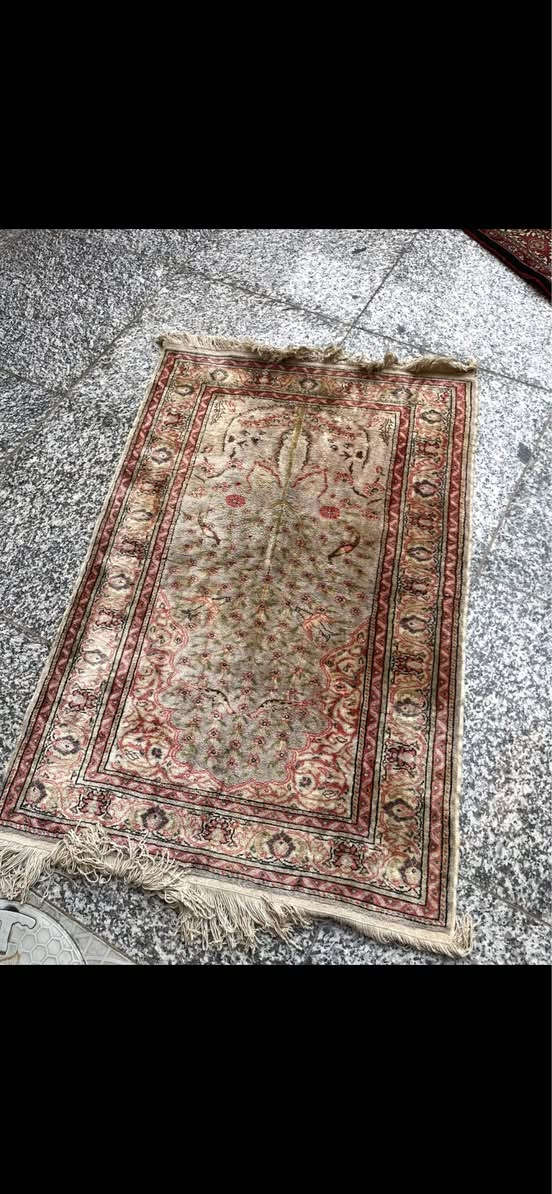 سلام عليكم مجموعه سجاد يدوي إيراني مكاني بصره يوجد توصيل*********** Singapore
