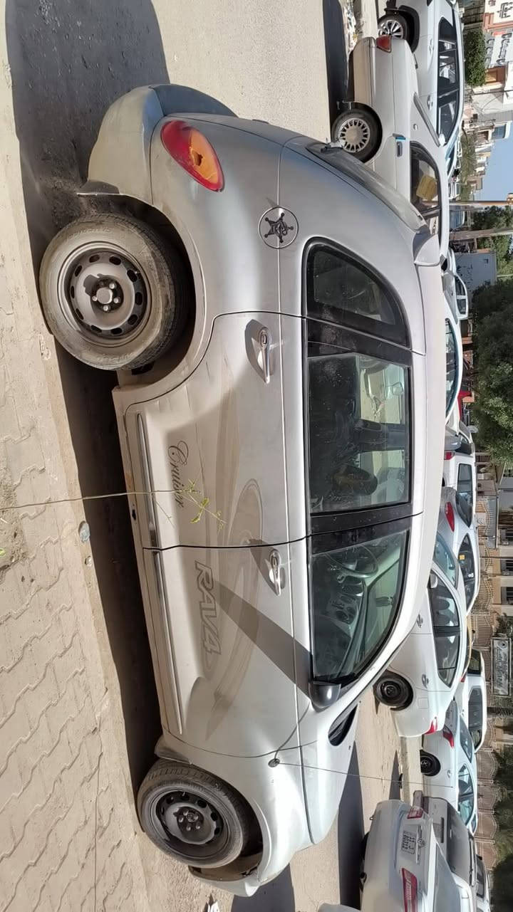 السلام عليكم للبيع كلايزر
مديل ٢٠٠٧السياره كلشي بيه شغال بس ملاحضه 
المكينه نص عمر سياره نظيفه بس مامغسوله رقم السياره بغداد انكليزي ل٢٩المكان نجف رقم هاتف *********** السعر ٤٢واذا اكو مراوس هم عادي
