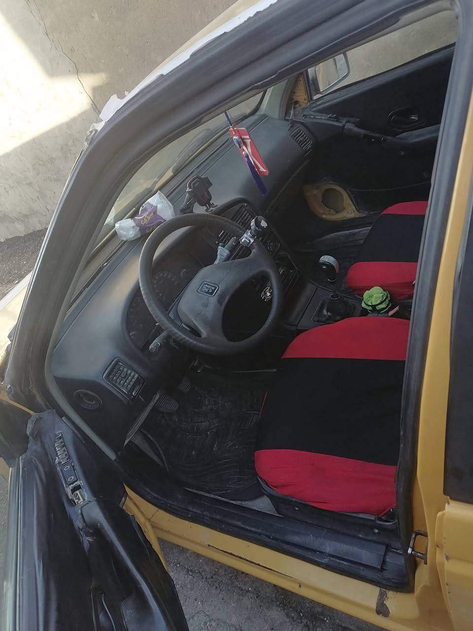 سلام عليكم
بيجو ٤٠٥ للبيع
سياره شغاله بيها صوت بامكينه
سنويه صاقطه من ٢٠
هيئه عليها ١٨٠ الف
غرامات مامطلوبه
كير شرط
راعيها بسماوه يطلب ٣ اوراق
سياره مشروع وطني رقمها ذيقار الماني
سعر 10 وبيها مجال بصيط كلش
للعلم سياره حالين شغاله
***********
