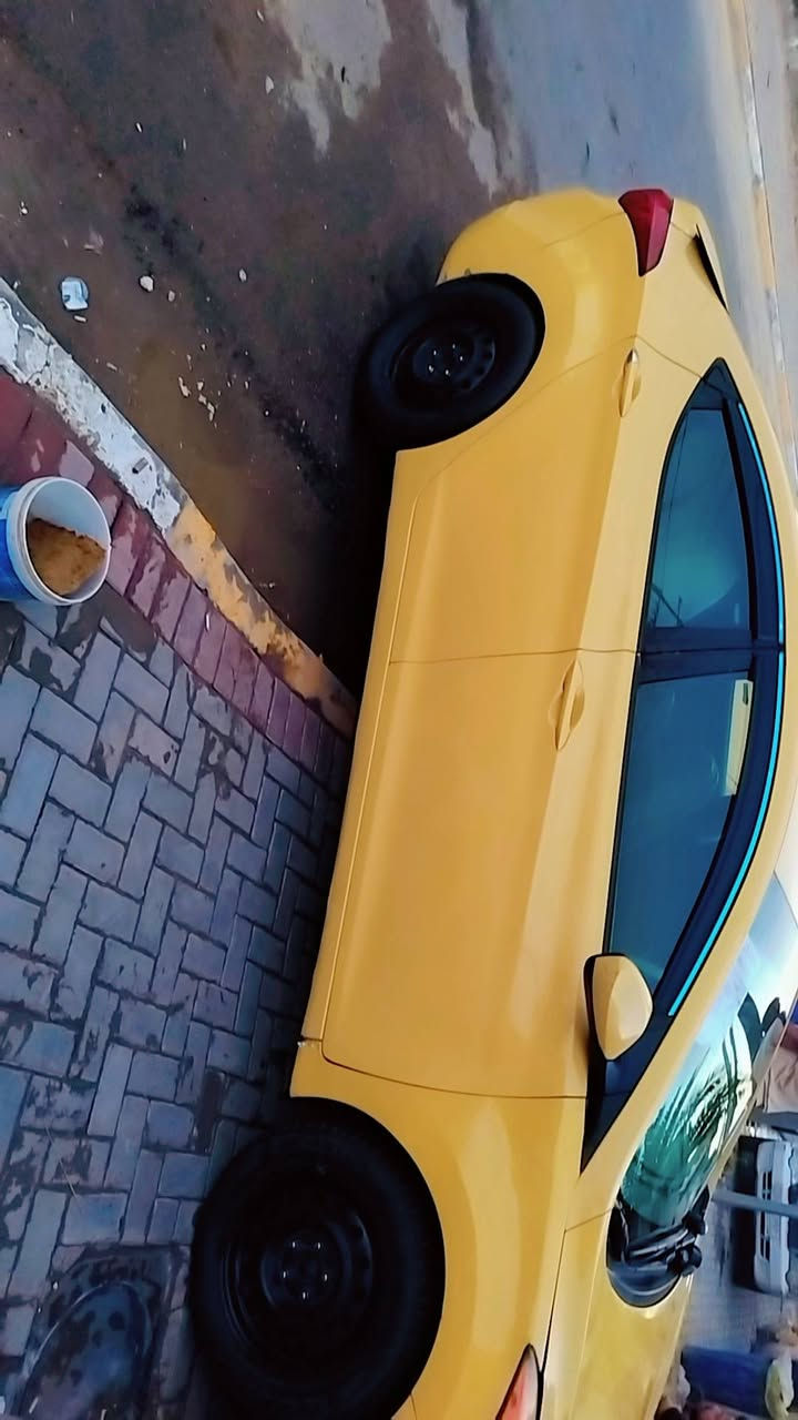 سلام عليكم انترا مضلع موديل 13
وارد امريكي بيهه باب سايق مبدل وباقي كله ليبل واحد 
رقم دوالي نكليزي  بابل سياره بسمي 
مصفره هئه وغرامات 
كير جديد 
مكينه جديده 
حداديه جديد ماعايزه برغي 
تبريد ثلج 
سياره نص فول 
شراي يتصال ع رقم ***********
مكانه ديوانيه

