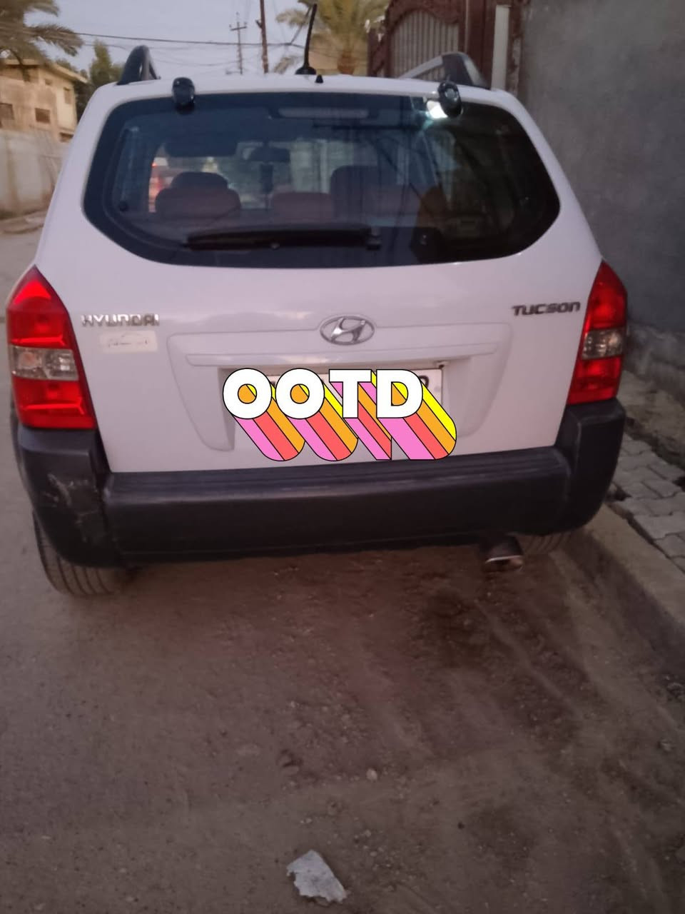 السلام عليكم توسان 2009 خليجي للبيع او مراوس اللون ابيض  رقم بغداد انكليزي  بأسمي العنوان المحمودية  بيه صبغ فقط الي ماشر بالصوره *********** السعر ١١٥
