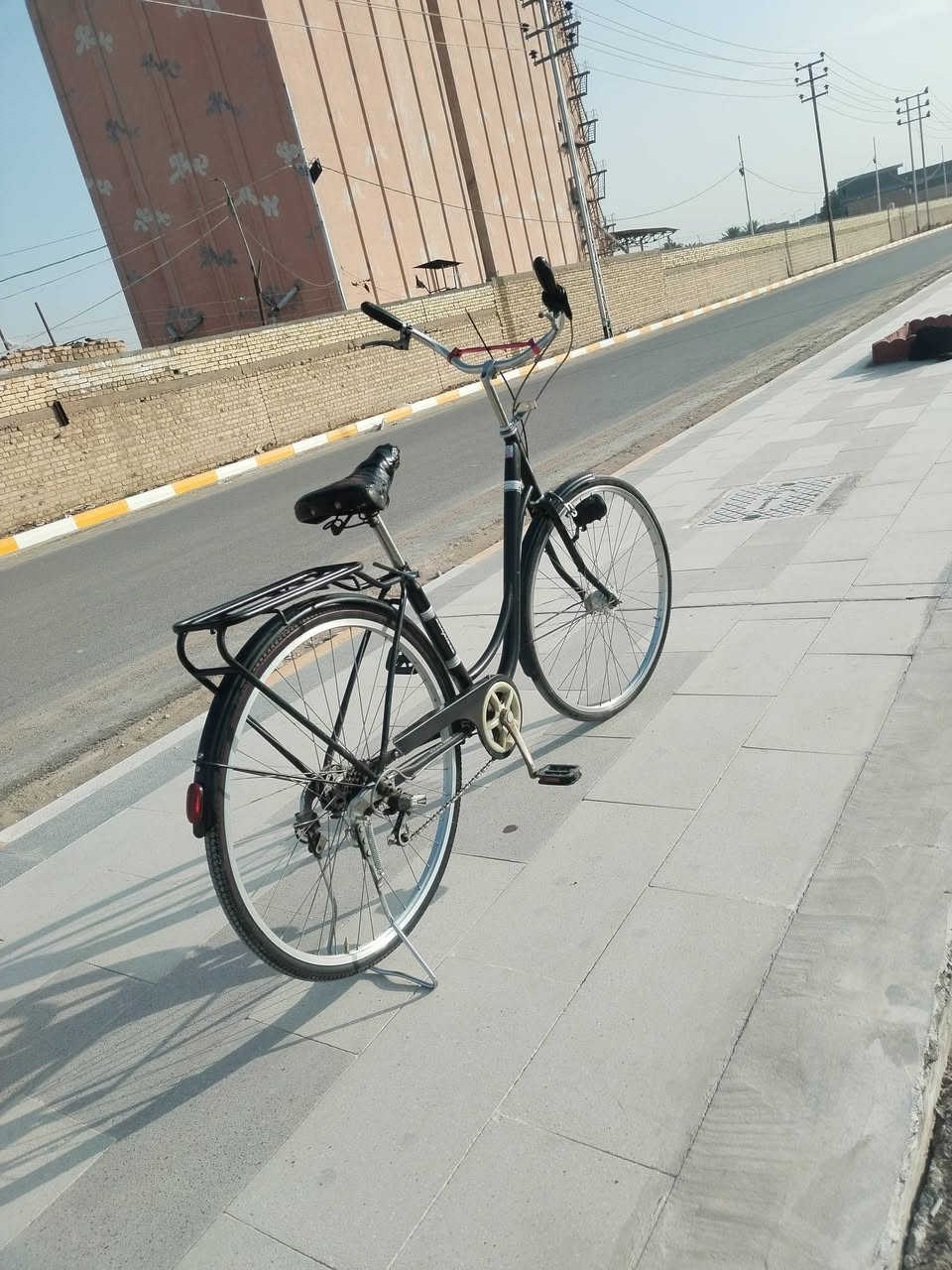 السلام عليكم عندي بايسكل للبيع الحجم 27 واريد ابيعه ب75الف وبيه مجال 
*********** رقمي للاستفسار
