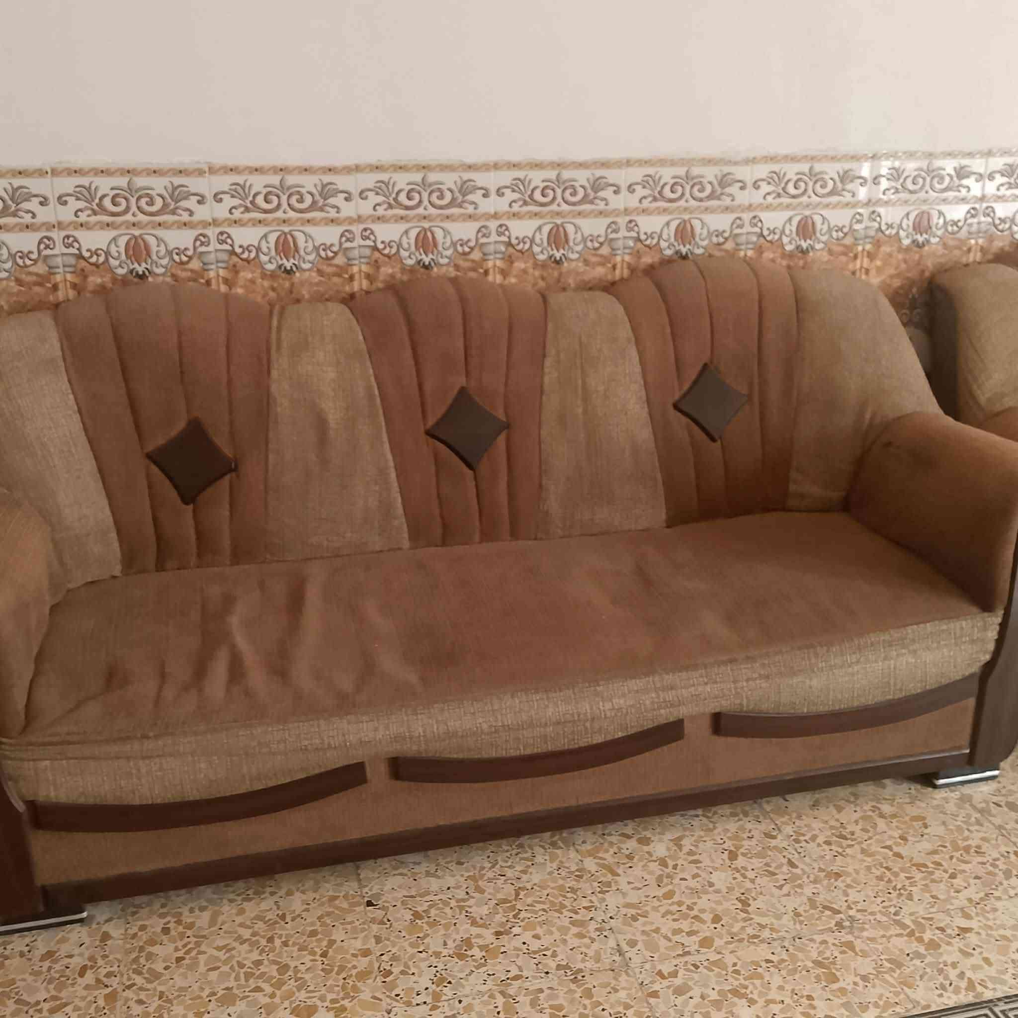 تخم (٨)مقاعد العنوان بغداد ***********
