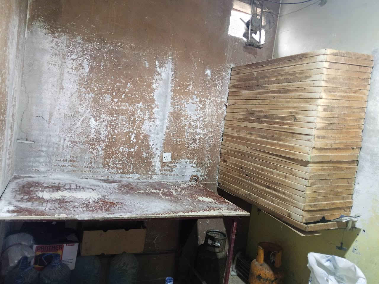 متاح فرن دوار. للبيع التواصل عالرقم ***********
