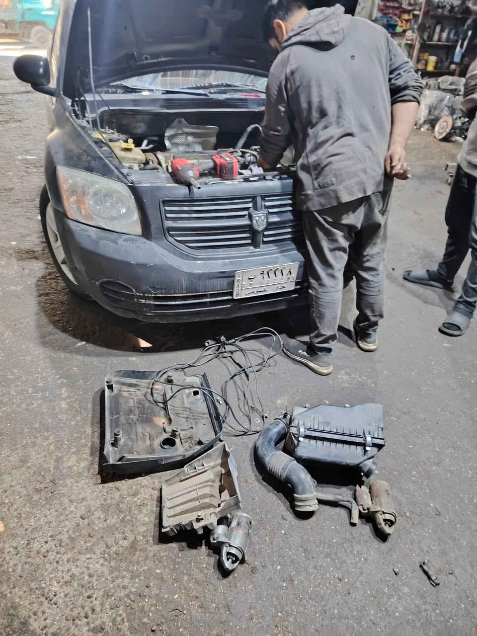 جزء هاذة من عاملنا يوجود لدينة حداد صدر ومكينه وكير وكهربائيات عنوان قاهره قرب نادي طالبة رقم هاتف ***********
