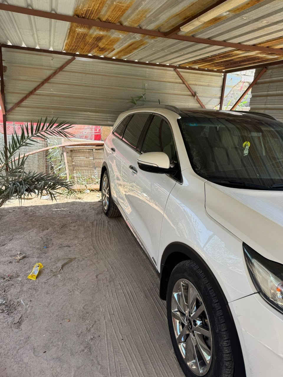 السلام عليكم  سورنتو2015شكل2016 كويتي
فول 1على1
6سلندر
7 راكب 
فورويل
بانوراما 
مكفول من ضربه بس بيه 
بارد وشخوط
تبريد3قطع تبريد بل كشنات تدفئة 
تحكم ستيرن
رادارات 
نضام ايكو سبورت 
بس  جنطه مو كهربائية 
اشاره بالمري 
 ماشيه115كيلو
بعد بيه مواصفات هواي 
السعر 225وبيها مجال للشراي 
مكانه ناصرية المركز
رقم ***********
غير متواجد على الفيس،
