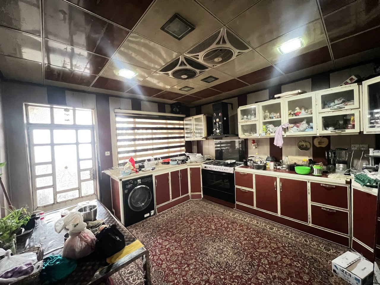 بيت للبيع حي المشراق /مقابل مدرسة الجماهير الابتدائية 
المساحة 212 متر الواجهة 10 ونص 
البيت طابقين بناء قديم  كما موضح بالصور 
سند ملك صرف طابو شرط التحويل
اكتب تم يصلك سعر المتر مباشرةً 
للاستفسار الاتصال على الارقام 
***********
***********
