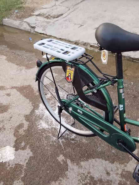 سلام عليكم بايسكل بناتي لبيع  حجم 26 بايسكل جديد بكاني بغداد الزعفرانيه السعر 155بي مجال رقمي ***********
