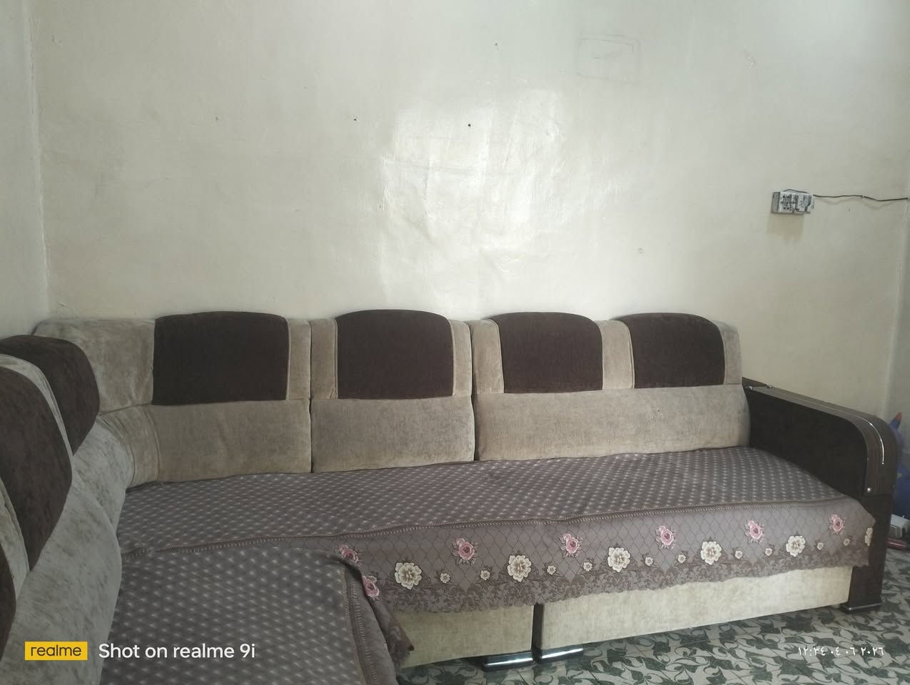 عندي غرفة نوم للبيع شرط بعدها لوك احلى من الصور
ملحق تخت وملحق قنصور 
مع طخم 5 أمتار بي قطعتين يرادلها سفنج لان تعبان 
مكاني موصل جانب ايمن حي المشاهدة مدخل بيت سيد توحي 
باقي التفاصيل خاص


**إذا كنت صاحب هذا الإعلان وتريد حذفه لأي سبب، رجاءا أرسل رسالة إلى الدعم الفني**