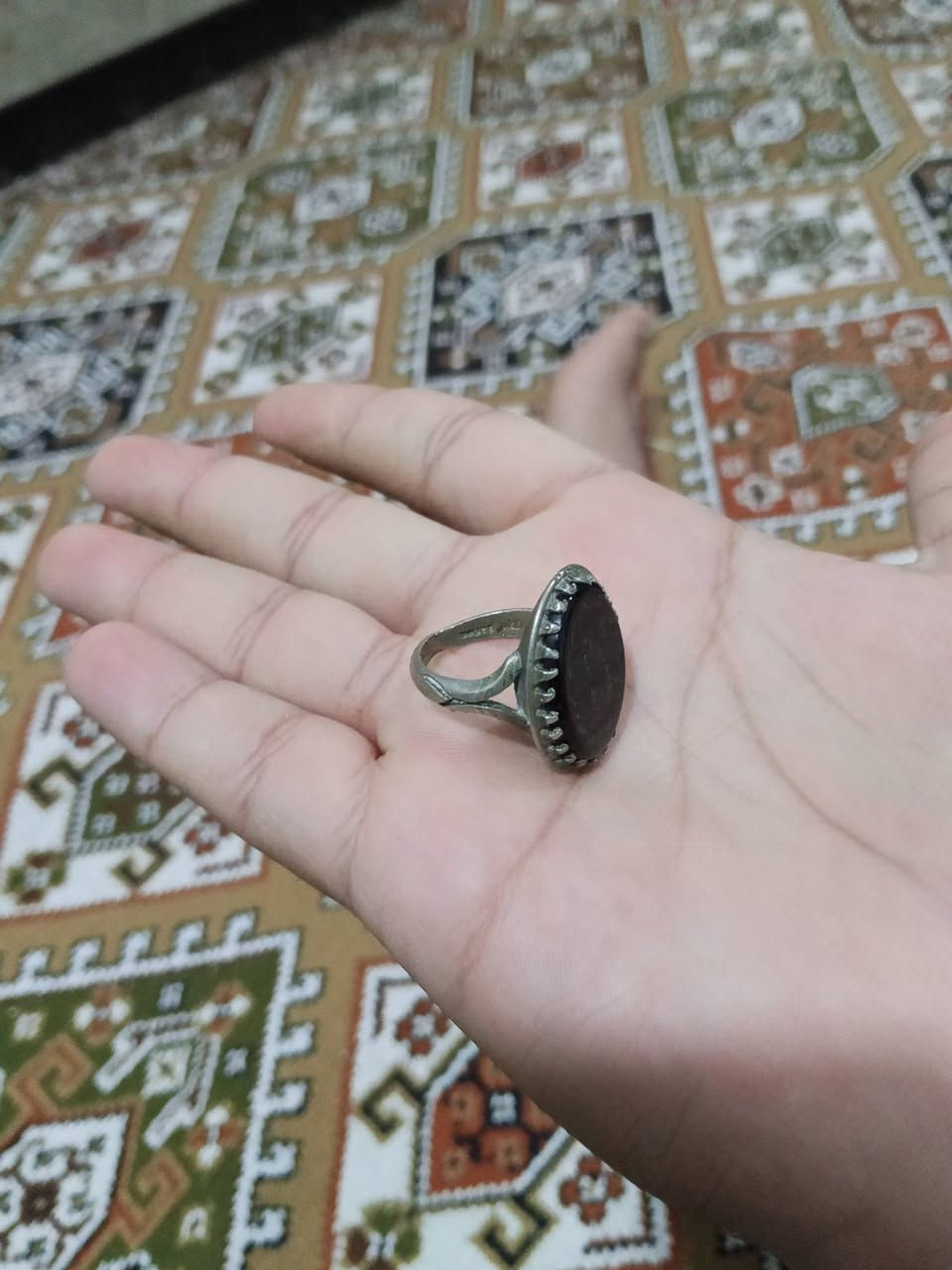 السلام عليكم
احجار كريمه+ محابس فضه 925مختوم 
كلمن و سعره 
***********
