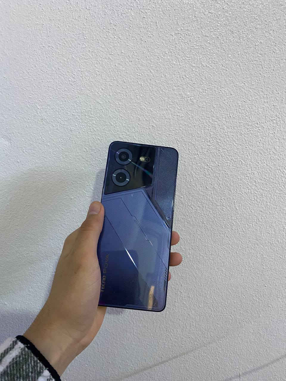 السلام عليكم
تكنو بوفة 5 للبيع 
ذاكرة 256
بطارية 6000
رام 8+8
مامفتوح 
كارتون اغراضو وياه 
شاحنة 45 واط 
السعر 200 
رقم ***********
