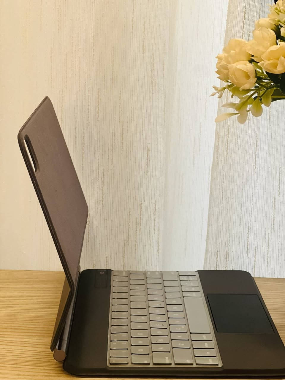 ماجك كيبورد كوبي ايباد 11 انج
جديد غير مستخدم 
سعر 20
***********
عنوان ديوانية
