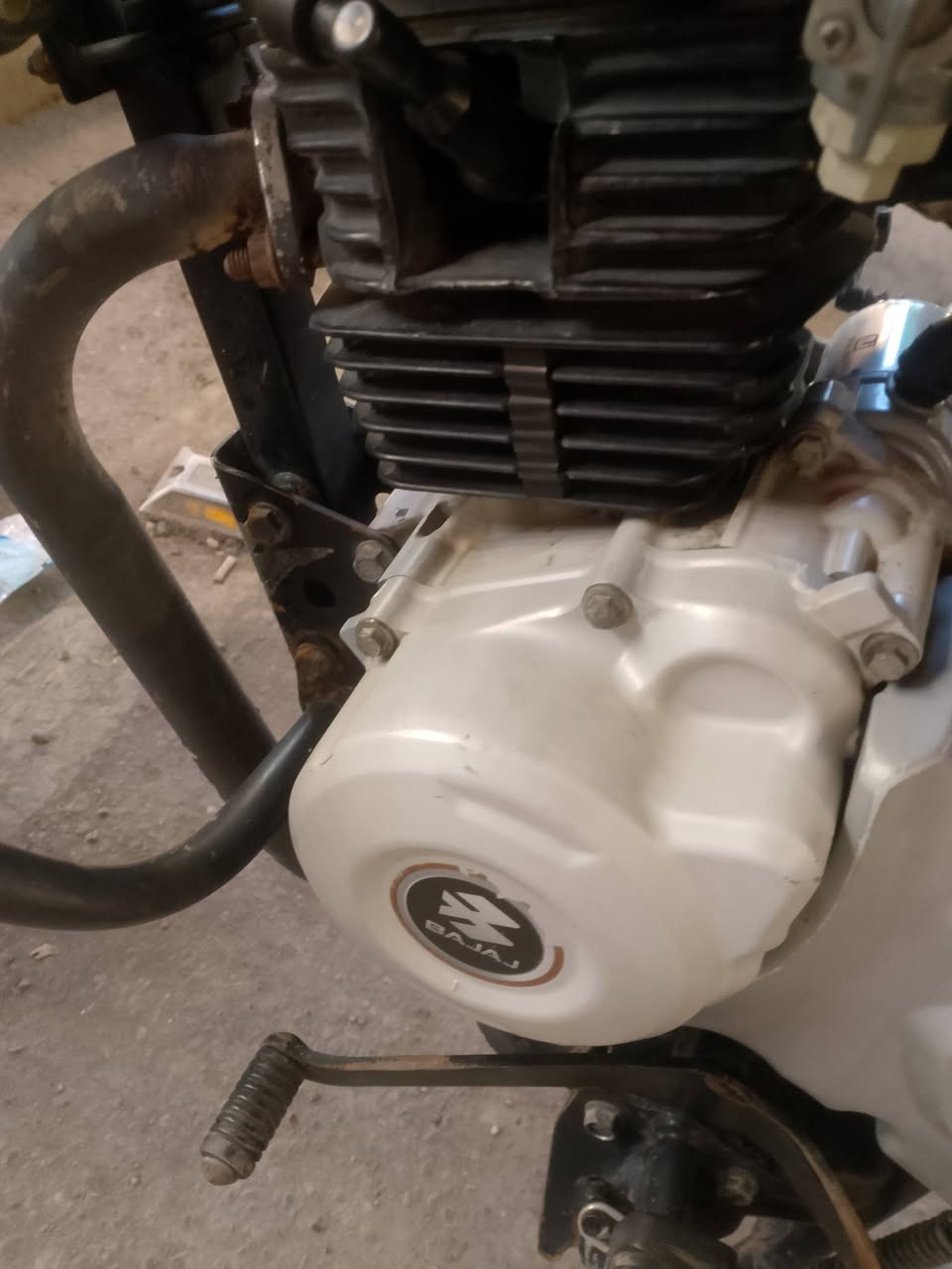 السلام عليكم بوكسر لبيع موديل 2022 مرقمه بسمي تحويل مباشر اي نقص ما بيه بس لوحات ما طالعه تحول وطلع لوحد السعر 1950/ مليون وتسعميه وخمسين وبيه مجال قليل العنوان بغداد الحسينيه الراشديه قريت النتصار 
رقم مبايل *********** واتساب بي ما متواجد عل فيس بوك
