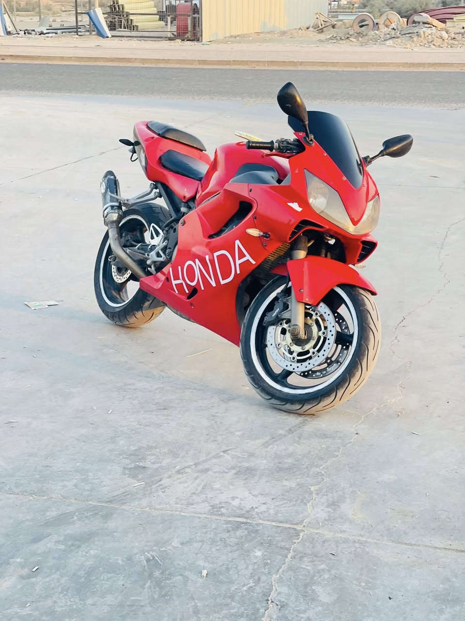 سلام عليكم افوراي. ادراجه نكره سلف تخم تاير ادراجه مصبوغه المكينه بس مفيلسه  مراوس قفاز سيأر أكس أو. زيتأار  مكاني سماوه *********** استفسار
