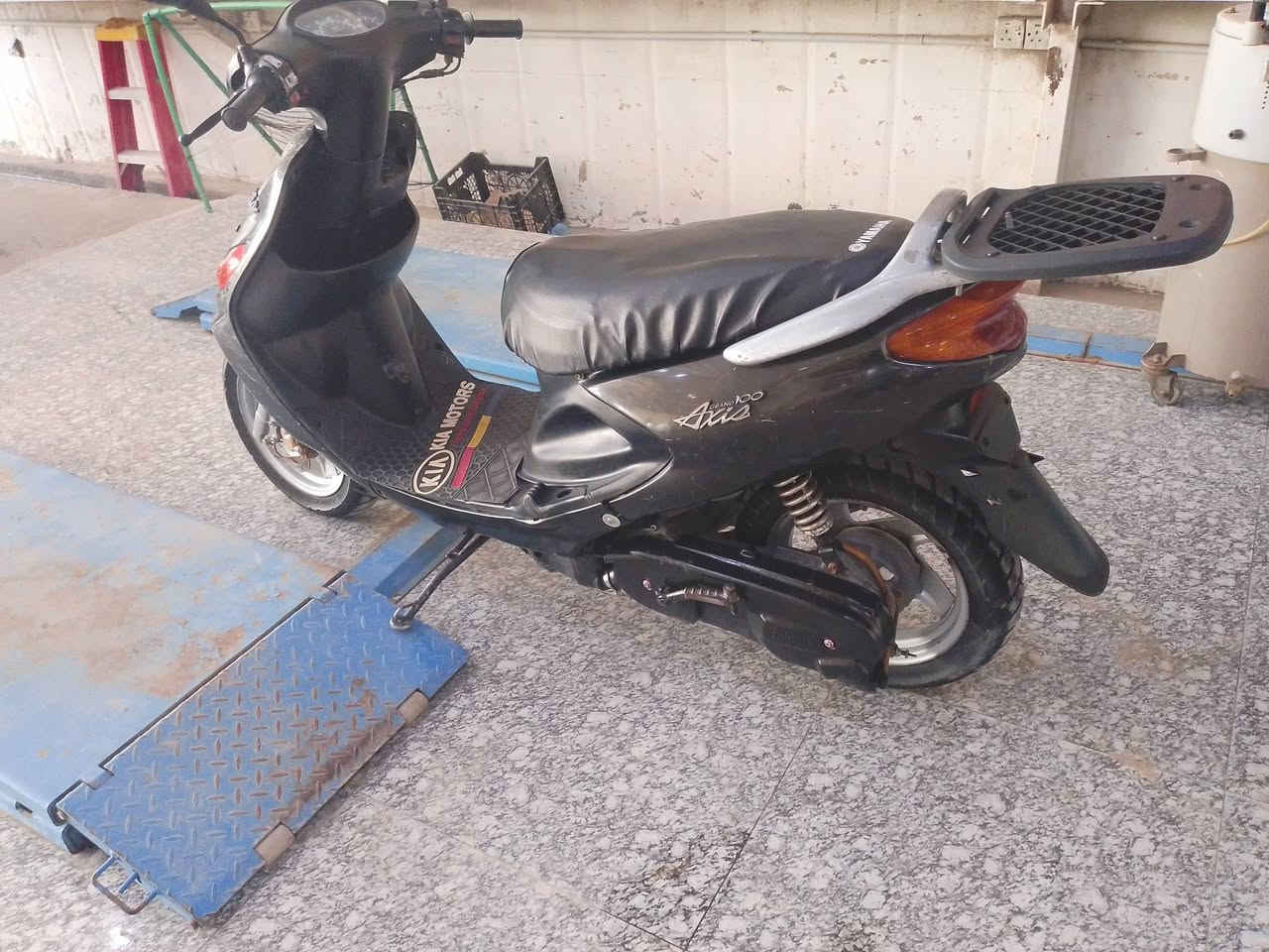 دراجه للبيع كزز ياباني نضيفه مال جناي شرط الفحص كهربائيات كله شغاله سلف هندر طخم تايرات جدد قفل جنطه قفل استيرن كله شغال ابريك خلفي او أمامي شلعه قويه حيل مكينه مجفته راريمر السعر 650 اوبيه مجال قليل 
مكاني سوگ الشيوخ *********** واتساب ابو كرار
