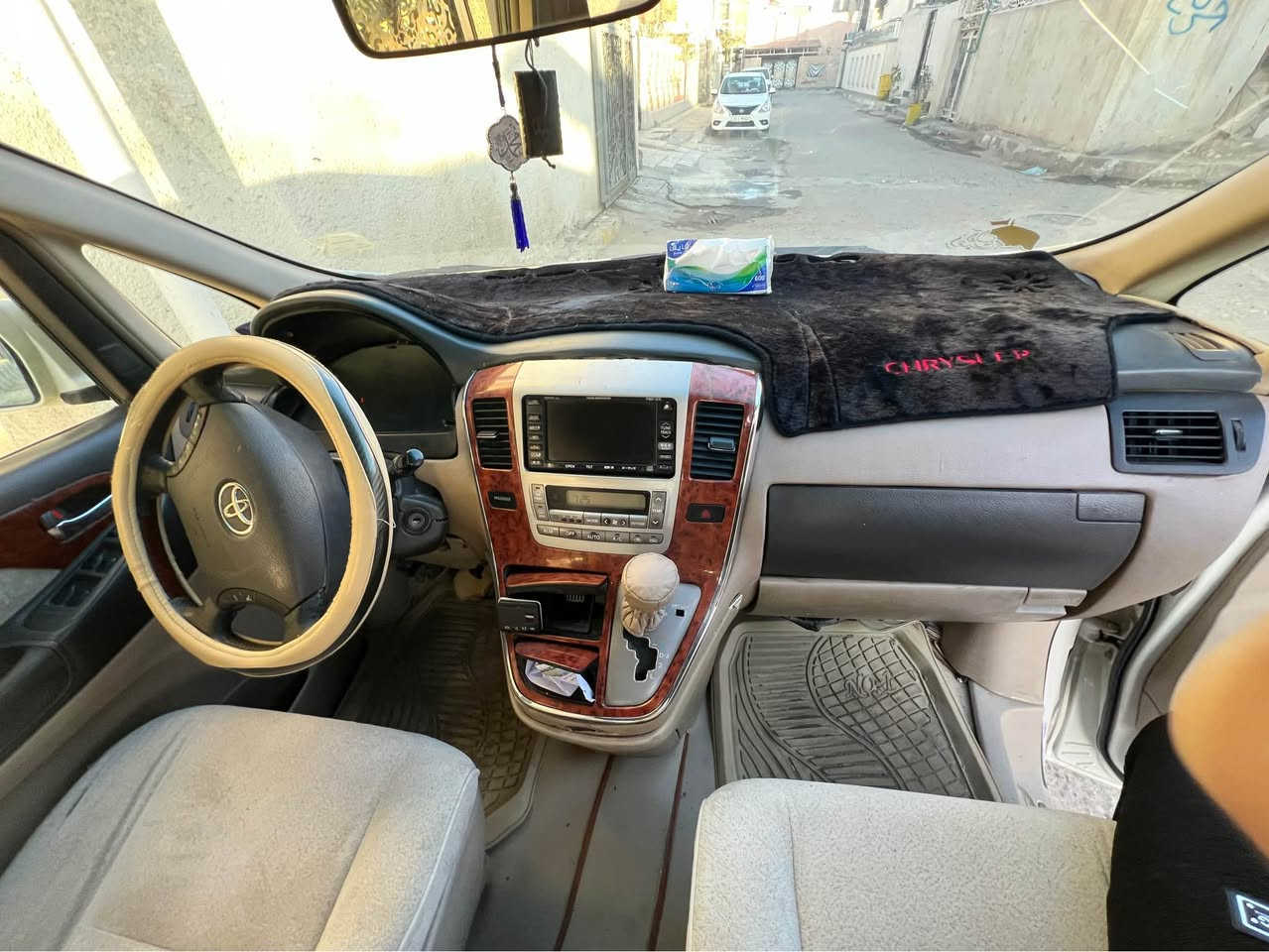 تويوتا الفاراد 
موديل 2003 سيارة اصولية سنوية و السيارة باسمي
لون ابيض داخل شامواه 
گير اوتوماتيك 
باب سحب شفط
محرك 6 سلندر حجم 3600
7 راكب 
كامرة امامية و كامرة خلفية
تجي فول مواصفات 
السعر 125 ورقة
مكاني البصرة الكندي خلف حسينية سيد صدام
تواصل على هذا الرقم *********** البصرة, العراق
