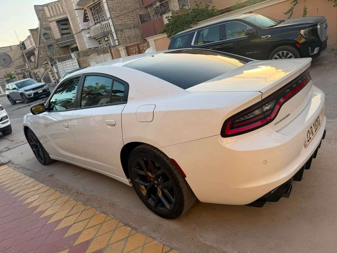 سلام عليكم للبيع فقط بدون مراوس
جارجر SXT ٢٠٢٣ الاصدار الاخير 
بدون ايربالك 
رقم اربيل بأسمي 
حادثها جاملغ وشويه من البنيد لا لغد ولا شاصي 
صور الحادث كدامك 
كير مكينه صدر كله جديد السياره ع ايدي نقص برغي ما بيها 
السعر ٢٣٠ 
مكاني بغداد 
***********

