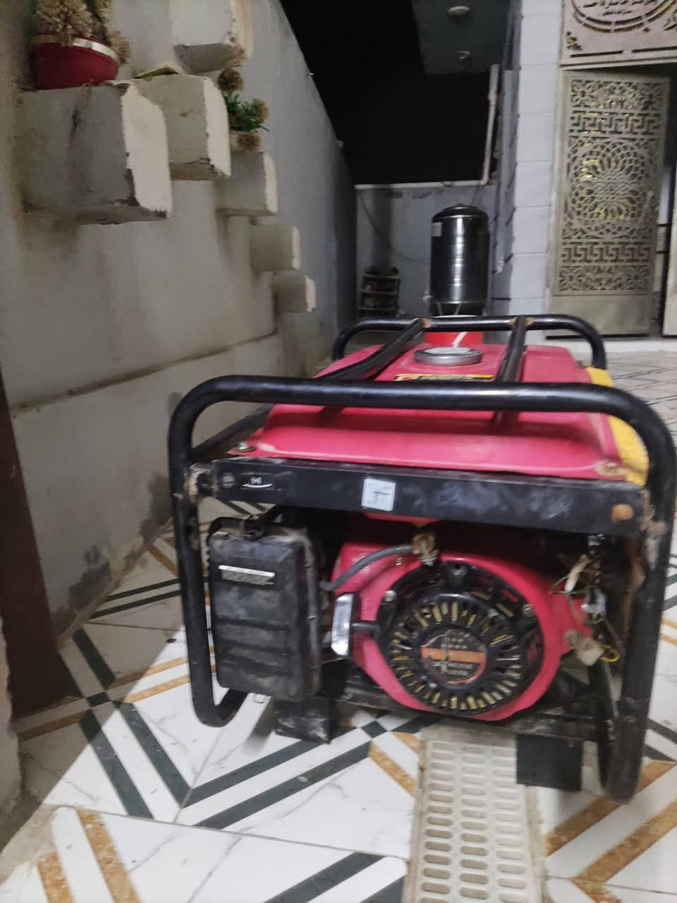 للبيع 12 امبير الديوانيه 150 بيها مجال***********
