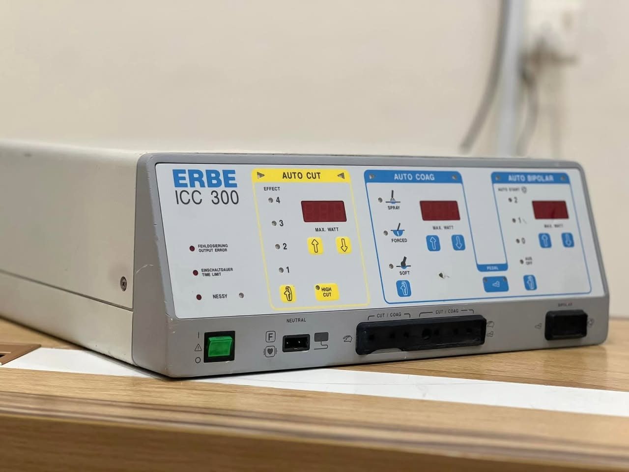 ✅️✅️✅️توفر من جديد و بسعر مناسب جدا ✅️✅️✅️

             تكنولوجيا الطب للأجهزة والمستلزمات الطبية 
 
                    ✅️✅️   جهاز كوتري erbe✅️✅️
استخدام نظيف جدا
•300 watt 
•monopolar
•bipolar
كامل الملحقات 
Earth plate 
Foot switch

للاستفسار عبر الواتساب 
***********

للاستفسار و التواصل على الأرقام التالية
 *********** واتس و اتصال 
***********  اتصال فقط 

#تكنولوجيا_الطب_للاجهزة_والمستلزمات_الطبية
