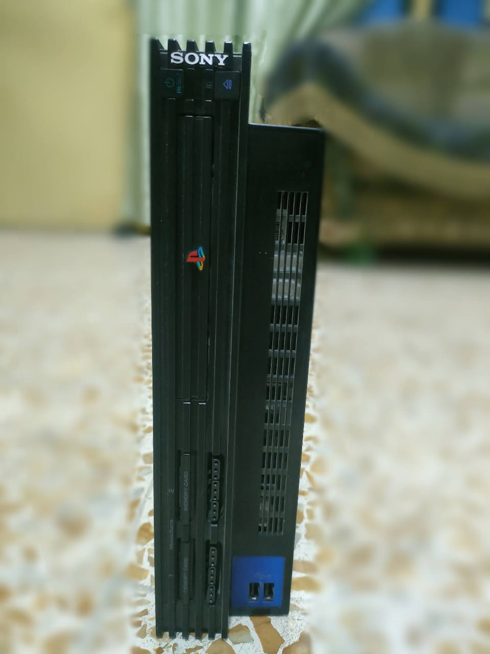 السلام عليكم
بلي 2 فات  نظيف (مال بيت)

نظام هارد (hdd 150g)

مع كامل الملحقات 

3 يدات (1 اصلي /  2 تجاري)

فيشة + كيبل التشغيل 

مع فلاشة التخزين 

والالعاب هاي الي كدامكم 40 لعبة 

السعر 60 الف


**إذا كنت صاحب هذا الإعلان وتريد حذفه لأي سبب، رجاءا أرسل رسالة إلى الدعم الفني**