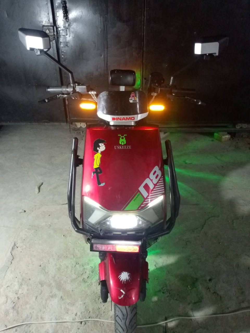 موطور شحن سكنس نوعية يوسكيسي موديل 2025 مدرع 6 بطاريات علفحص موطور مابي اي نقص جديد مواصفات الرجوع الى الخلف R  اشاير خلفية أمامية فدرالية احمر وازرك لايت شغال كلشي شغال مابي اي نقص تجوة خلفية
للاستفسار اكثر الاتصال على الرقم ***********
العنوان الرمادي حي الجامعة 
السعر 500 شراي اتصل على الرقم
