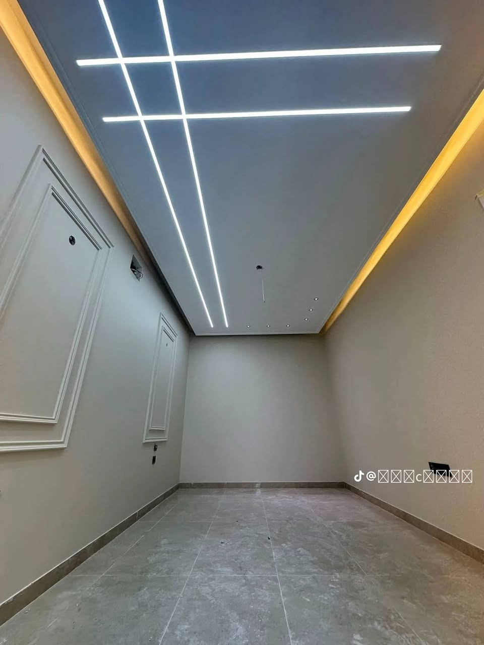 آخر اعمالنا ***********
مستعدون لجميع اعمال الديكورات والاصباغ وسحبات المخفي والجدار والسقوف الثانوية وتغليف الجدران
واتساب ***********
