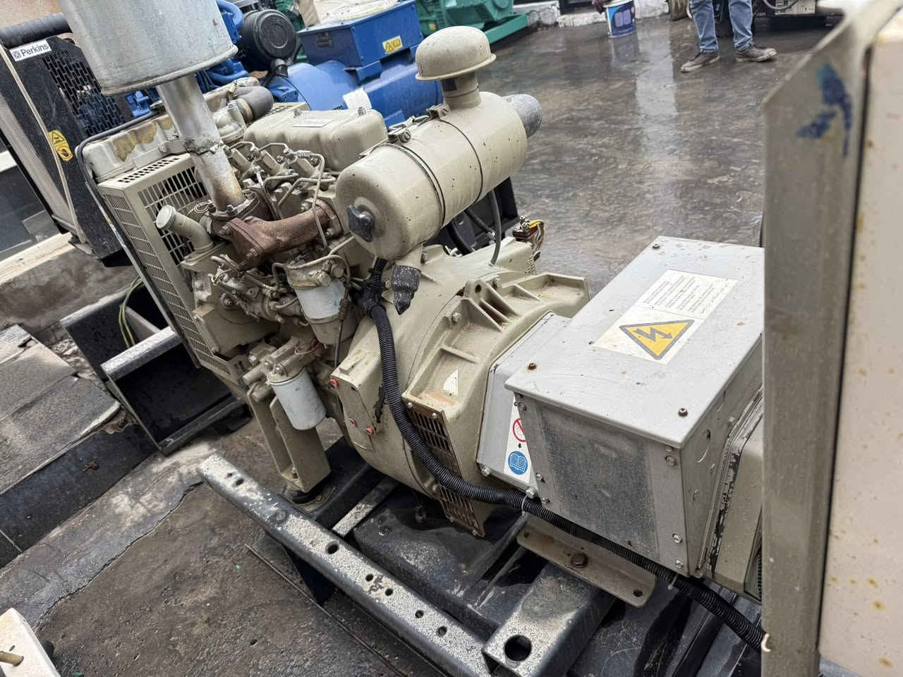 السلام عليكم
بيركنز 91 ملم اوربي بريطاني
30kva 
ساعات العمل. 1700 ساعه 
نظام اوتو حمايه فول اوتماتيك
وضع بلاد شركة  
أربيل صناعه جنوبيه 
نظام اوتو حمايه فول اوتماتيك
وضع بلاد شركة  
🚚يوجد توصيل الى جميع المحافظات وبضمان🚚
🚚كياندن هةية بو هةموو شاركان بةكرينتى🚚
 للاستفسار:
 ابو علي 
***********
***********
***********
