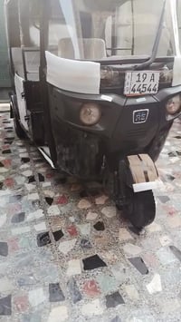 تكتك لبيع موديل ٢٢ كلها كامله على اخر درجه اي نقص ما بيها مبدل بيها بو...