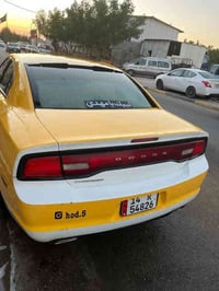 السياره للبيع مديل ٢٠١٣ حادثه حرق قاعده الفيوزات فقط وبيه قطعتين تبديل...