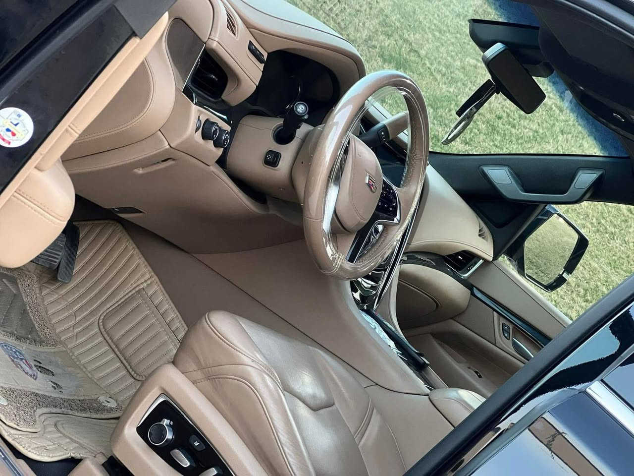 سلام عليكم كاديلاك سكاليد مديل 19خليجي شاصي طويل ماشيه 47الف رقم سليمانيه بسمي السعر 410 اوبيهه مجال للستفسار ***********
