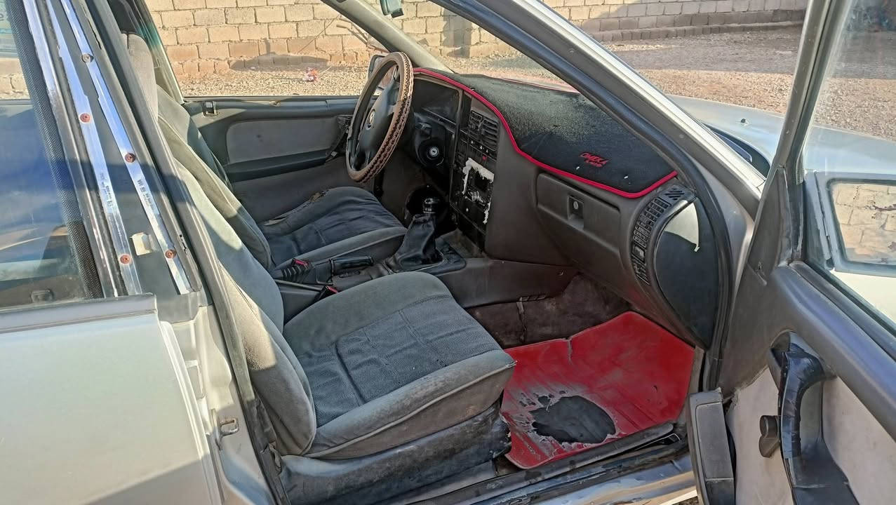 اوميكه للبيع رقم دولي محرك شرط مصبوغه جمليه الستفسار علاالرقم***********
