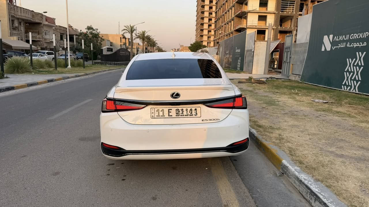 ‎السلام عليكم
‎لكزز  ES300h  2023
فئة F SPORT مميزة وارد أمريكي
رقم بغداد مميز 
‏‎اللون : أبيض 
‎عداد المسافة : ٢٤ الف ميل 
‎ السيارة مكفولة من اي نواقص كلة بشرط✅
السيارة بدون قطرة صبغ  فقط بارد بسيط  ✅
السيارة بدون ايرباك ✅ 
‎المواصفات : 
‎فـول فـول مـواصـفـات 1/1
‎‏‎فتحة سقف سلايت 
‎‏‎ابواب بصمة
‎‏‎بصمة تشغيل 
‎تشغيل عن بعد 
  ‎‏‎شاشة دشبول ديجيتال 12.3 انج
‎شحن وايرليس
‎كير شفت ستيرن
‎هاند بريك بصمة
‎اوتو هولد    : Auto Hold
‎‏‎اوتو ستارت : Auto Start
‎‏‎اوتو ستوب  : Auto Stop‎
‎‏‎رادار امامي (تحديد مسار)
‎‏‎رادار جانبي  (نقاط عمياء)
‎‏‎رادار خلفي (التحذير من الاصطدام)
‎‏‎حساسات امامي 
‎‏‎حساسات خلفي 
‎نظام : Eco
‎نظام : Normal 
‎نظام : Sport
 ‎كشنات جلد ابيض
‎‏‎كشنات كهربائي
‎‏‎كشنات خزن ميموري 
تبريد ‎‏‎كشنات 
 تدفئة ‎‏‎كشنات 
‎تحكم ستيرن 
تدفئة ‎‏‎ستيرن 
‎‏‎تبريد لمس  منفصل 
‎مري شفط‏‎
‎صندوق كهربائي 
‎‏‎لايتات ليد عدسة ذكية عند الاستدارة
‎‏‎بكلايتات LED 
‎‏‎ويل كروم
‎وبعد هواية مواصفات 
مكان السيارة : بغداد 
‎‏‎‏‎للاستفسار اكثر الإتصال 
***********
