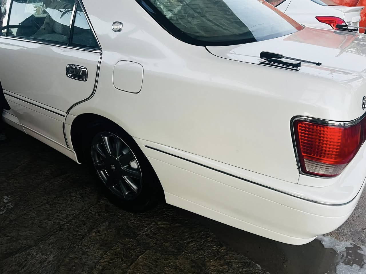 السلام عليكم اخوان 
تيوتا كراون مديل 2003 
تحويره النجف فقط الدشبول امارات 
كفاله عامه من العيب الشرعي من النقل الجثه من الرسميات 
رقم انبار 15 نكليزي بسمي شخصيا  
داخل بيجي 3 دكم برده خلفيه لايت كرستال 
اشاير مري 
يدات نيكل 
ويل نجمه 
تبريد ثلج 
شاشه 
لايت زنون 
محرك 3000  بانزين غاز منظومه كامله تنسى الصرف 
السياره مال جناي 
مكاني النجف الاشراف 
***********
